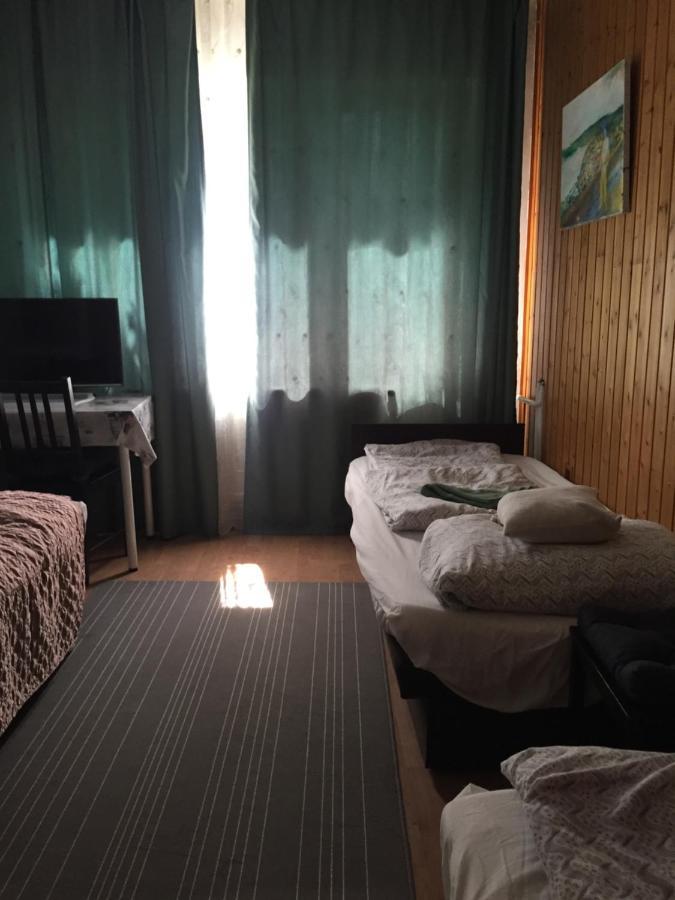 Apartman-Donau Tát Eksteriør bilde