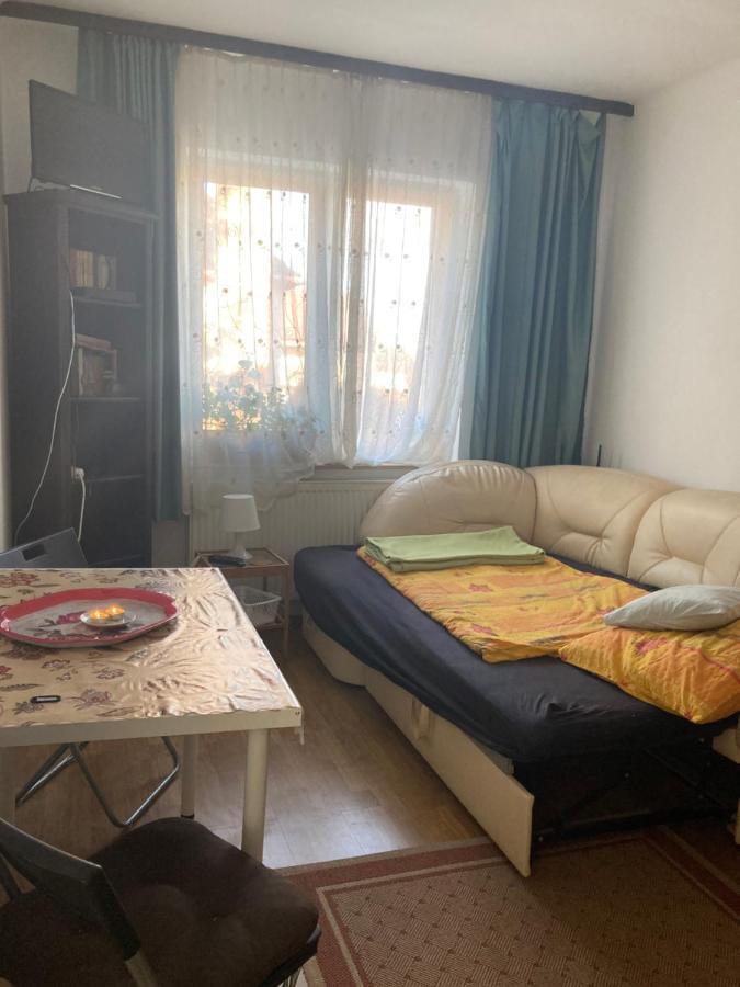Apartman-Donau Tát Eksteriør bilde