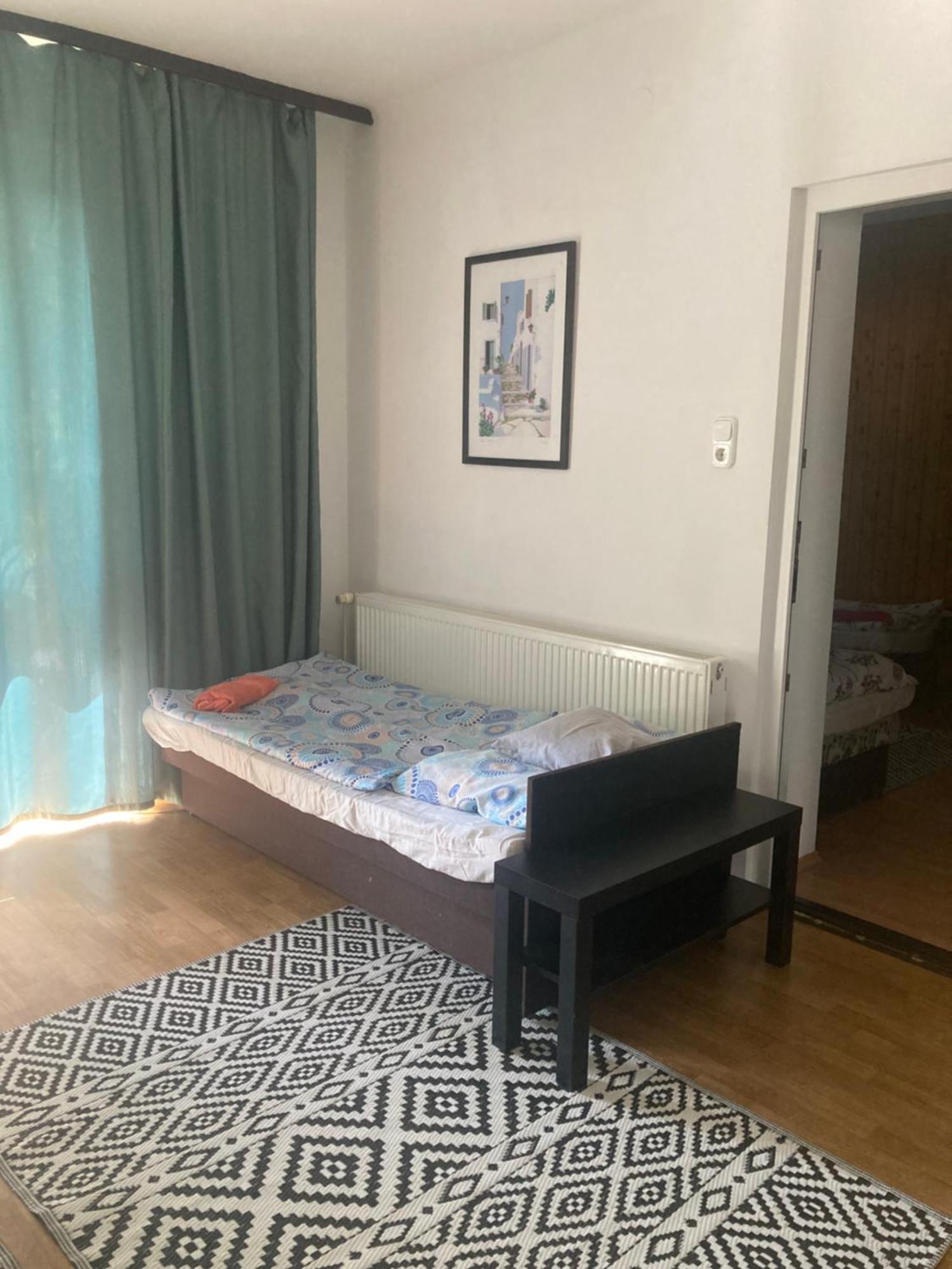 Apartman-Donau Tát Eksteriør bilde