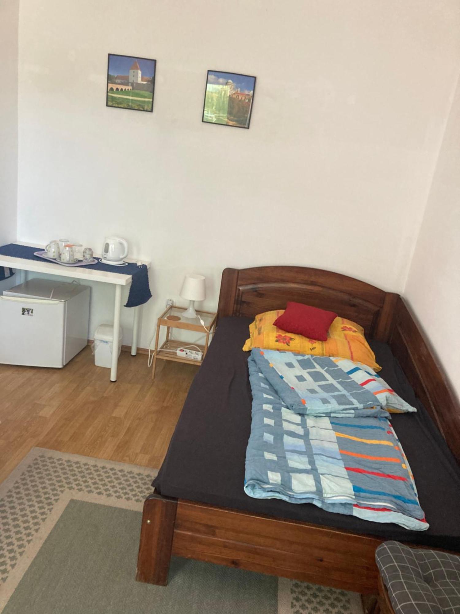 Apartman-Donau Tát Eksteriør bilde